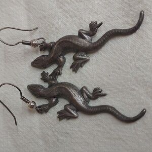 Cute lizard earrings